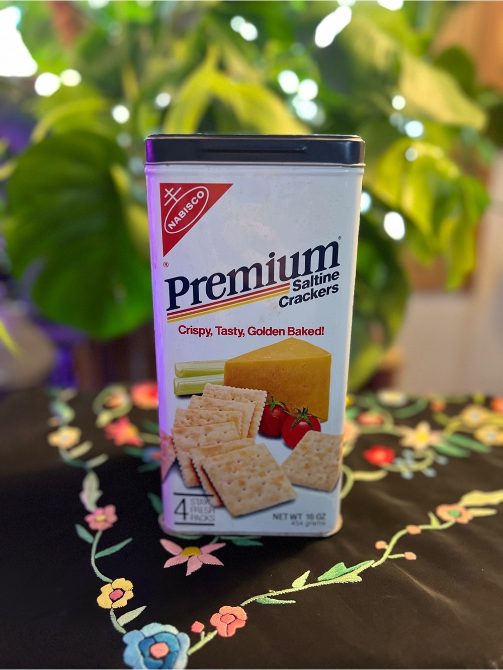 1985 Nabisco Premium Saltine Crackers Tin